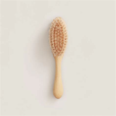 Cabriole hairbrush 